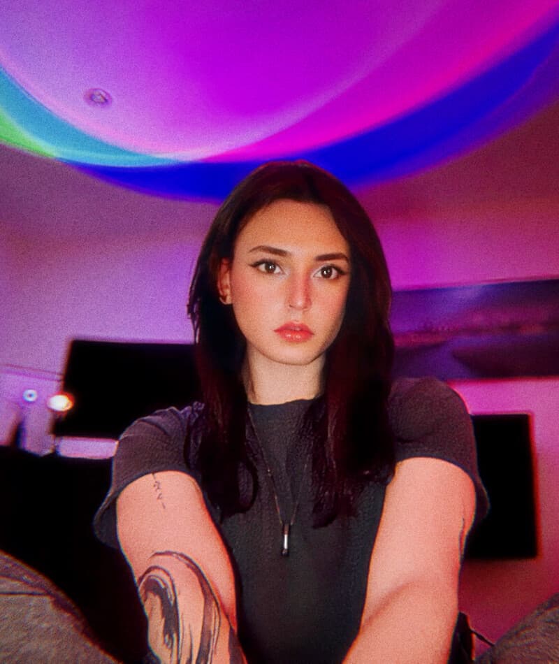 Ari Leavesley portrait
